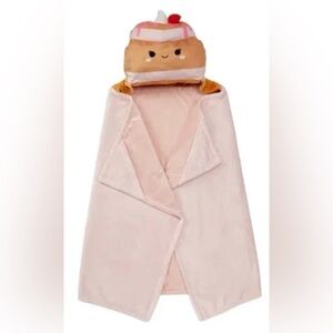 Squishmallows Hooded Throw